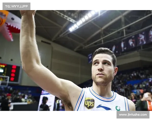 NBA:弗雷戴特重返成名地 与布克“合砍”65分 NBA:弗雷戴特重返成名地 与布克“合砍”65分