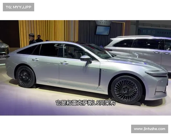 丰田全新进口皇冠“无人问津”,雷克萨斯LS同款底盘,2.5L混动 丰田全新进口皇冠“无人问津”,雷克萨斯LS同款底盘,2.5L混动